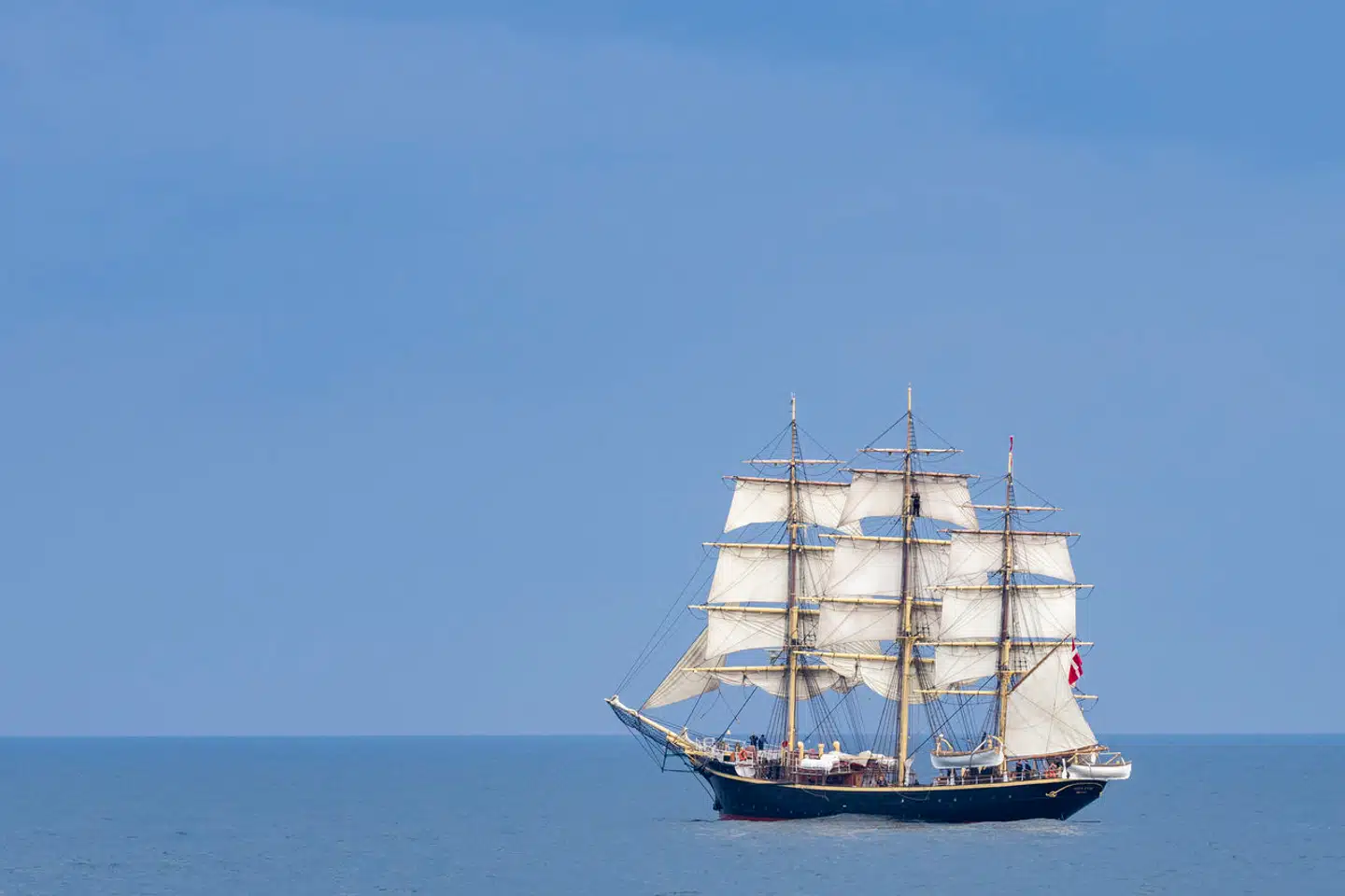 »Som ansvarlig for søfarten i årene 2001-2008 er det mig en gåde, og det gør ondt helt ind i hjertet, at se denne politiske gidseltagning, som politikerne tager på vores to store, tremastede fuldriggere,« skriver Bendt Bendtsen.