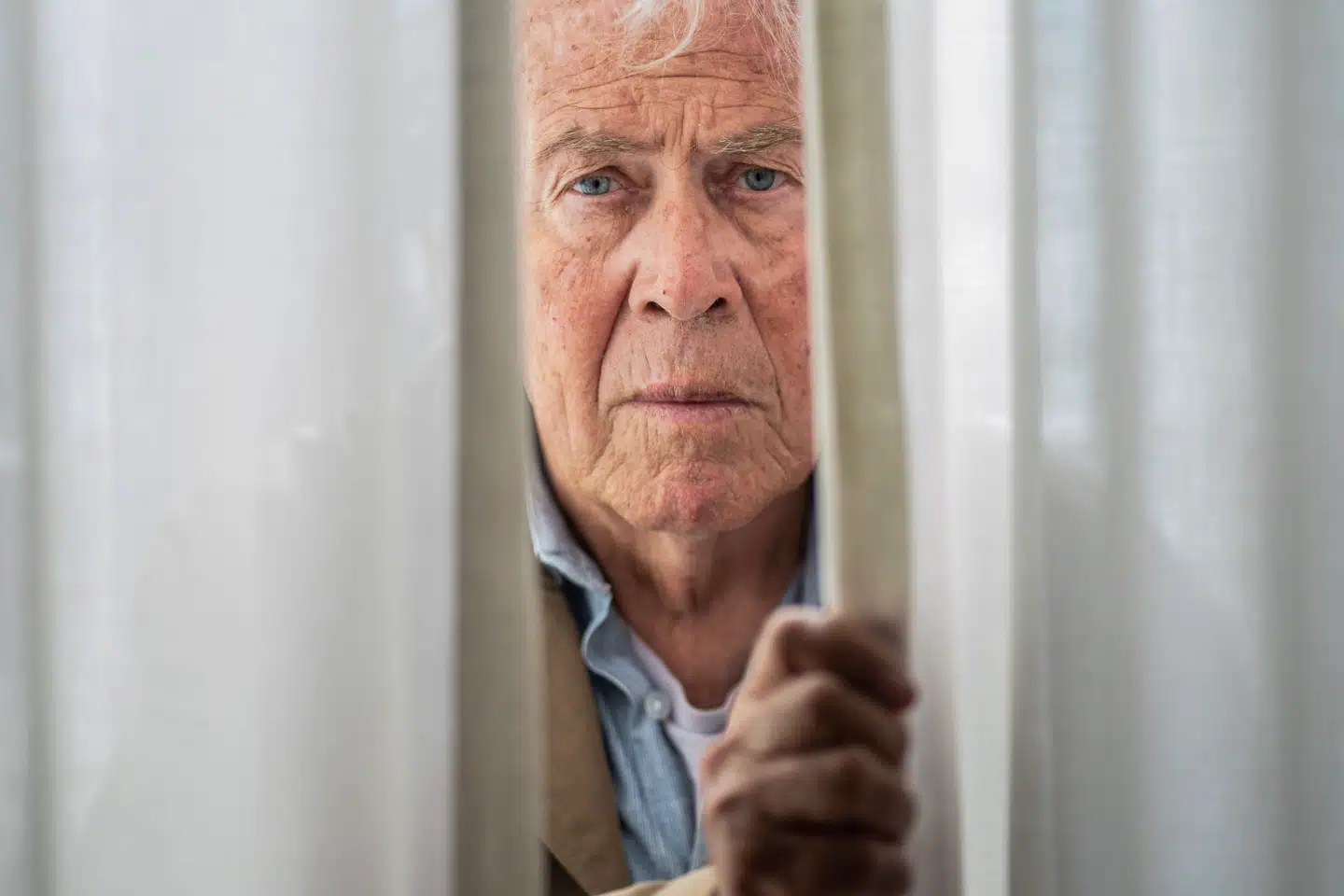 »Jeg synes, det går for hurtigt. Og det er jeg ked af. Det vil jeg gerne modvirke. Jeg bliver også lidt trist af følelsen af at være forfaldet,« siger Jørgen Leth i et interview med Berlingske.