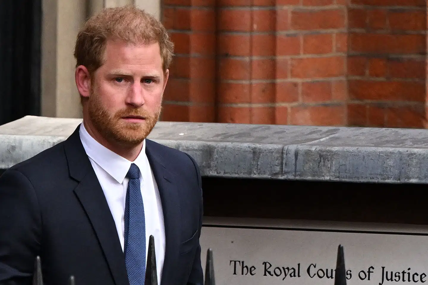 Prins Harry var ikke i retten tirsdag, men hans advokat, Shaheed Fatima, kaldte beslutning om stop for beskyttelse "ulovlig og uretfærdig". Her ses prinsen i marts i London. (Arkivfoto).