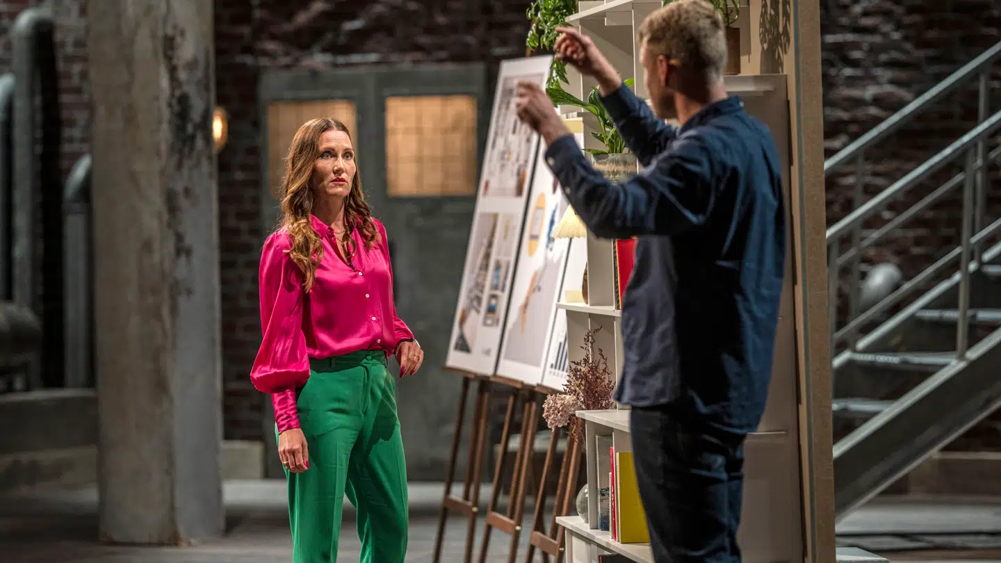 En iværksætter præsenterer sin ide for Louise Herping i den forgangne sæson.