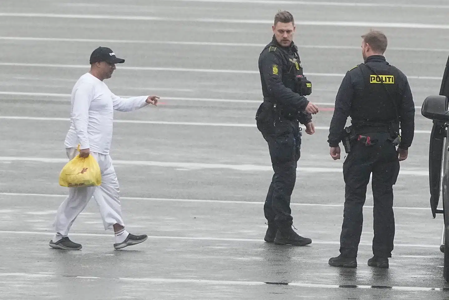 Klokken 12:15 landede den britiske finansmand Sanjay Shah i Københavns Lufthavn i Kastrup. Han er den hovedmistænkte i skandalen om svindel med dansk udbytteskat.