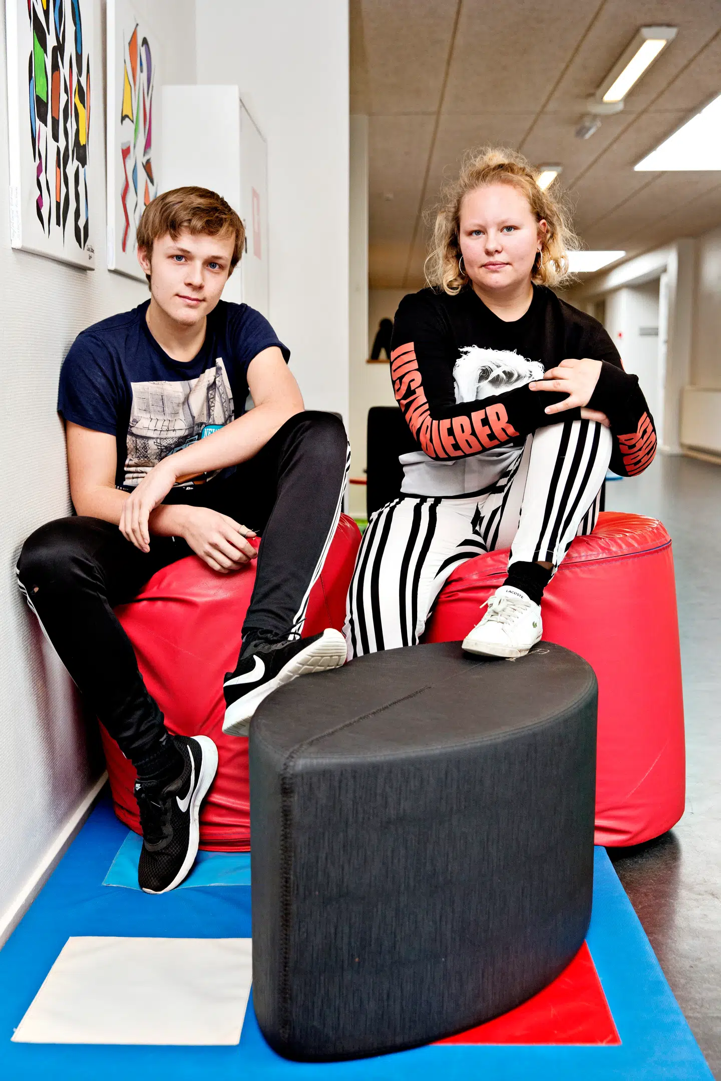 Frederik og Maja forklarer, at de halter efter deres klassekammerater i læsning, stavning og matematik. De føler begge, de har rykket sig på Tarm Skoles Læringscamp. Foto: Astrid Dalum