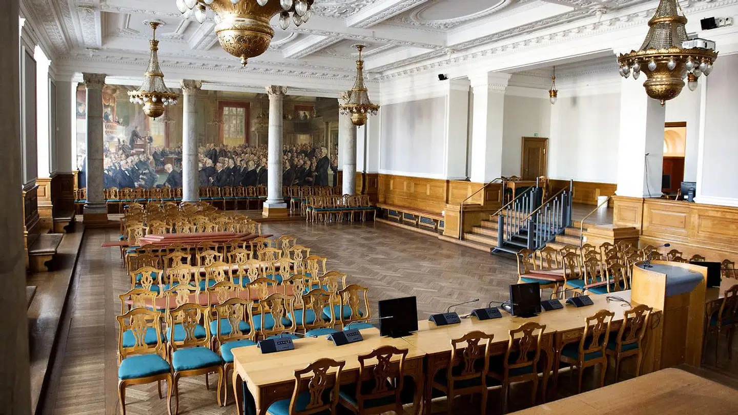 Konferencen blev holdt i Fællessalen på Christiansborg.