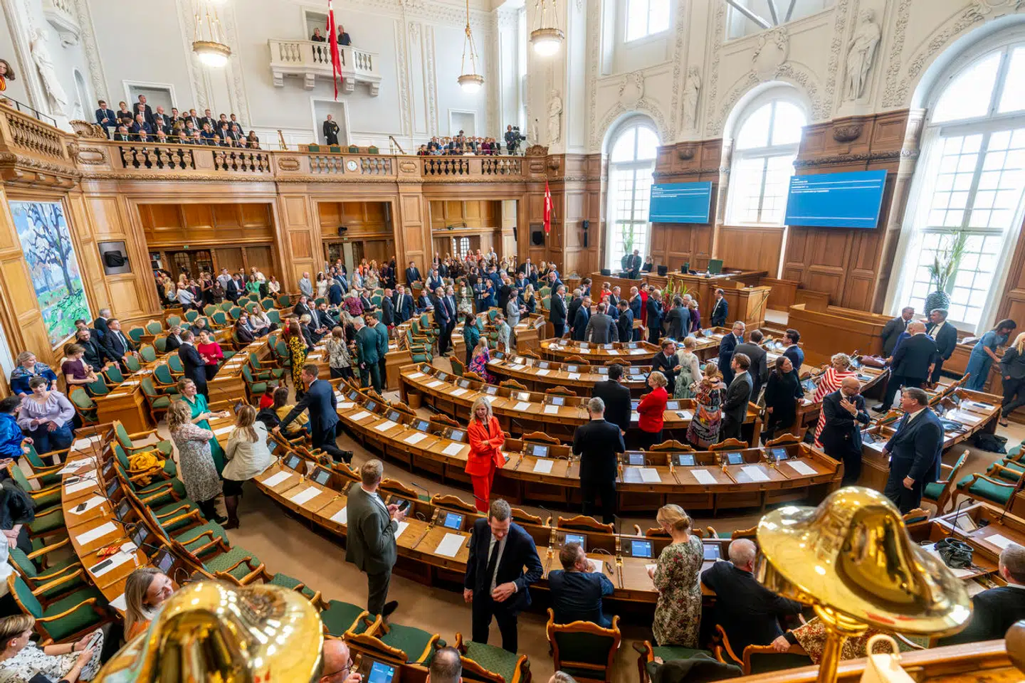 To betændte sager er på dagsordenen i Folketinget i dag. Berlingske følger udviklingen tæt.