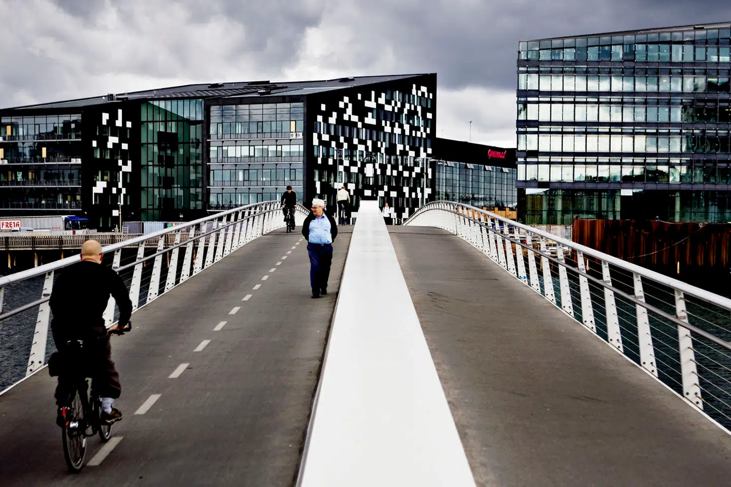 Cykelbroen, der forbinder Islands Brygge og Kalvebod Brygge.