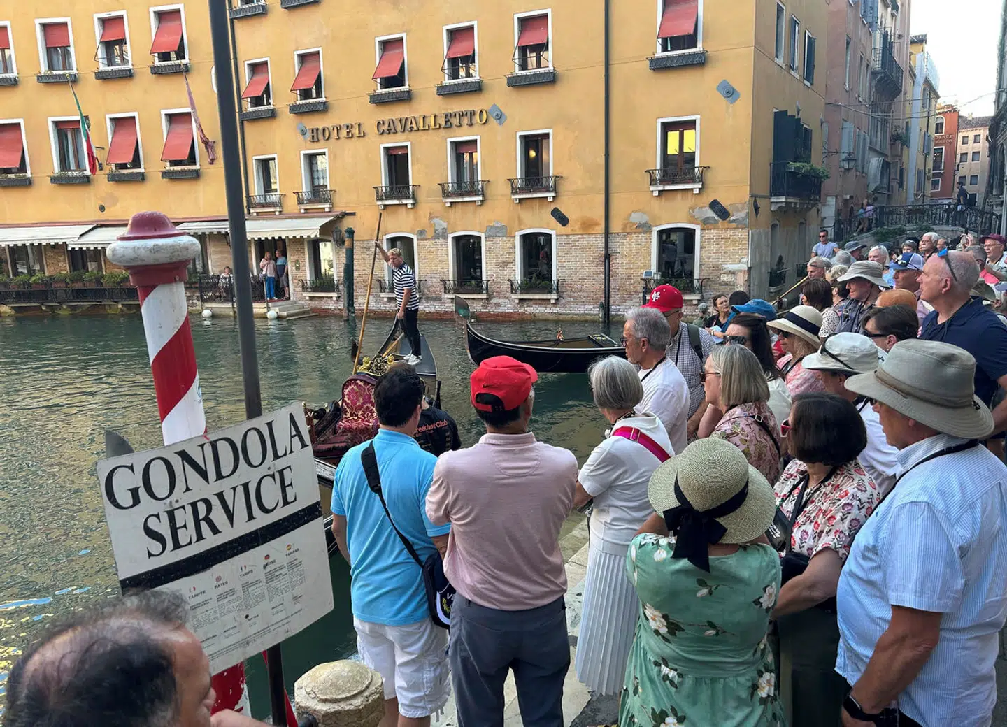 Fra foråret 2024 skal endagsturister i den populære turistby Venedig betale en entré for at få adgang.