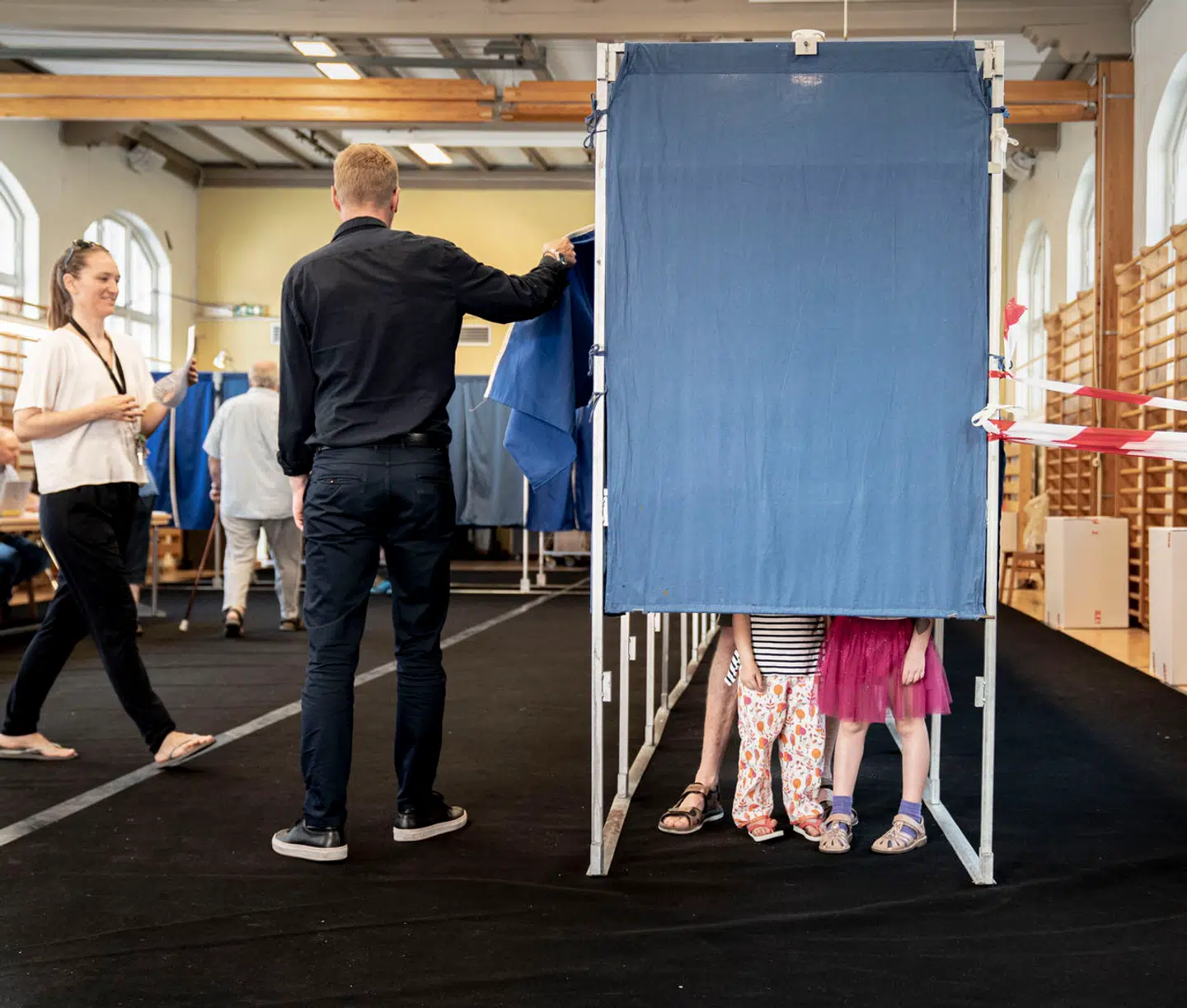 »Det handler helt enkelt om at give ungdommen en stemme, når det handler om at bestemme retningen for det samfund, de er en del af,« skriver Ludvig Goldschmidt, Kira Marie Peter-Hansen, Sigrid Friis og Karoline Lindgaard.