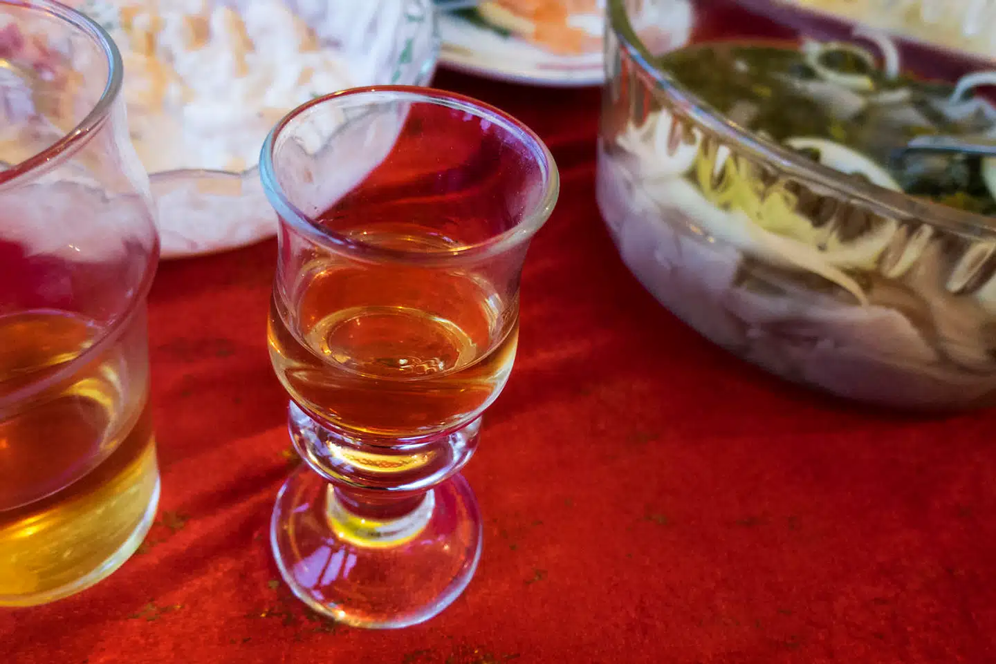 En 44-årig mand fra Odense beklagede sig til en julefrokost over sin chef og blev kort efter fyret for at have forfalsket sine eksamenskarakterer.