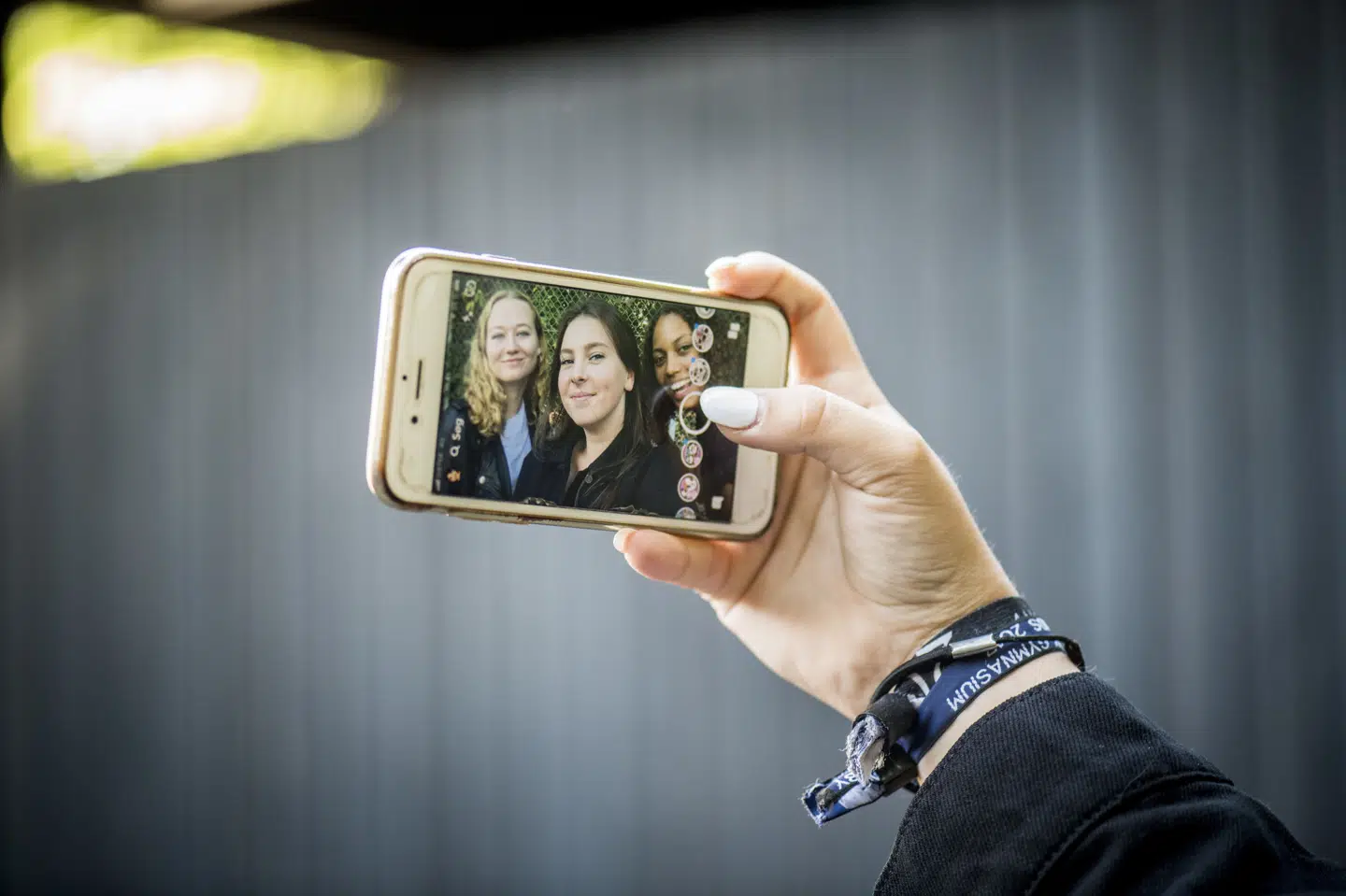 For at øge indlæringen skal mobiltelefoner ud af den svenske folkeskole. (Arkivfoto).