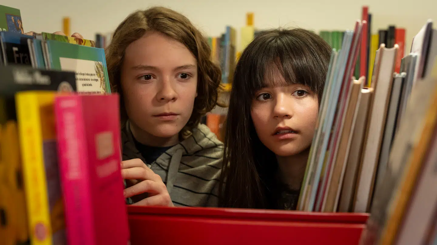 Valde og Tala på jagt efter 'Vogterens bog'.