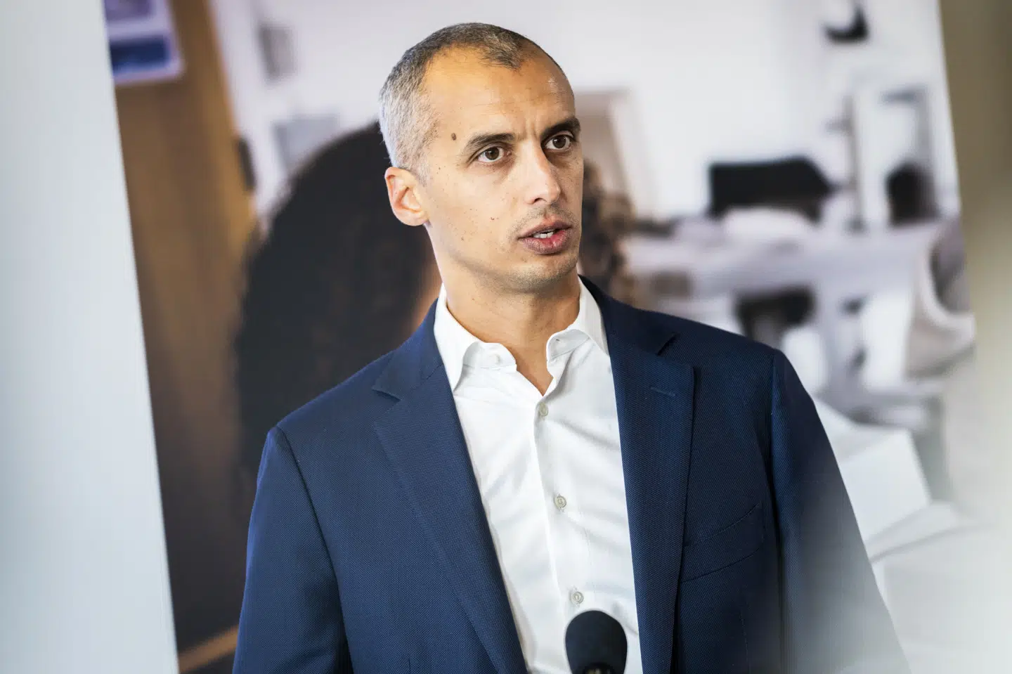 Børne- og undervisningsminister Mattias Tesfaye (S) har "en klar forventning om", at blandt andet gymnasierne lokalt får formuleret regler for elevernes brug af skærme. (Arkivfoto).