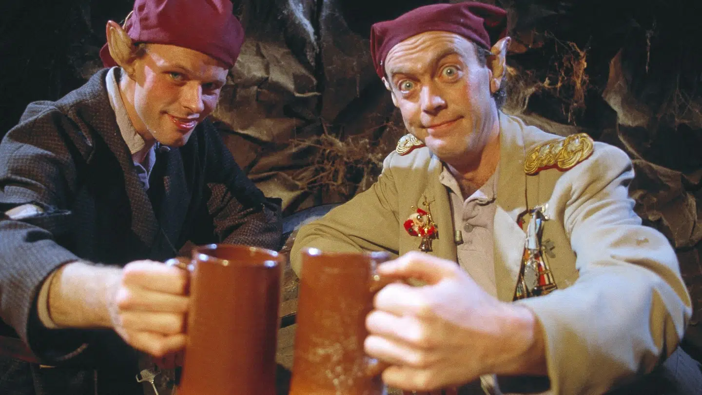 Uffe Rørbæk og Viggo Sommer som nisserne Hans og Fritz.