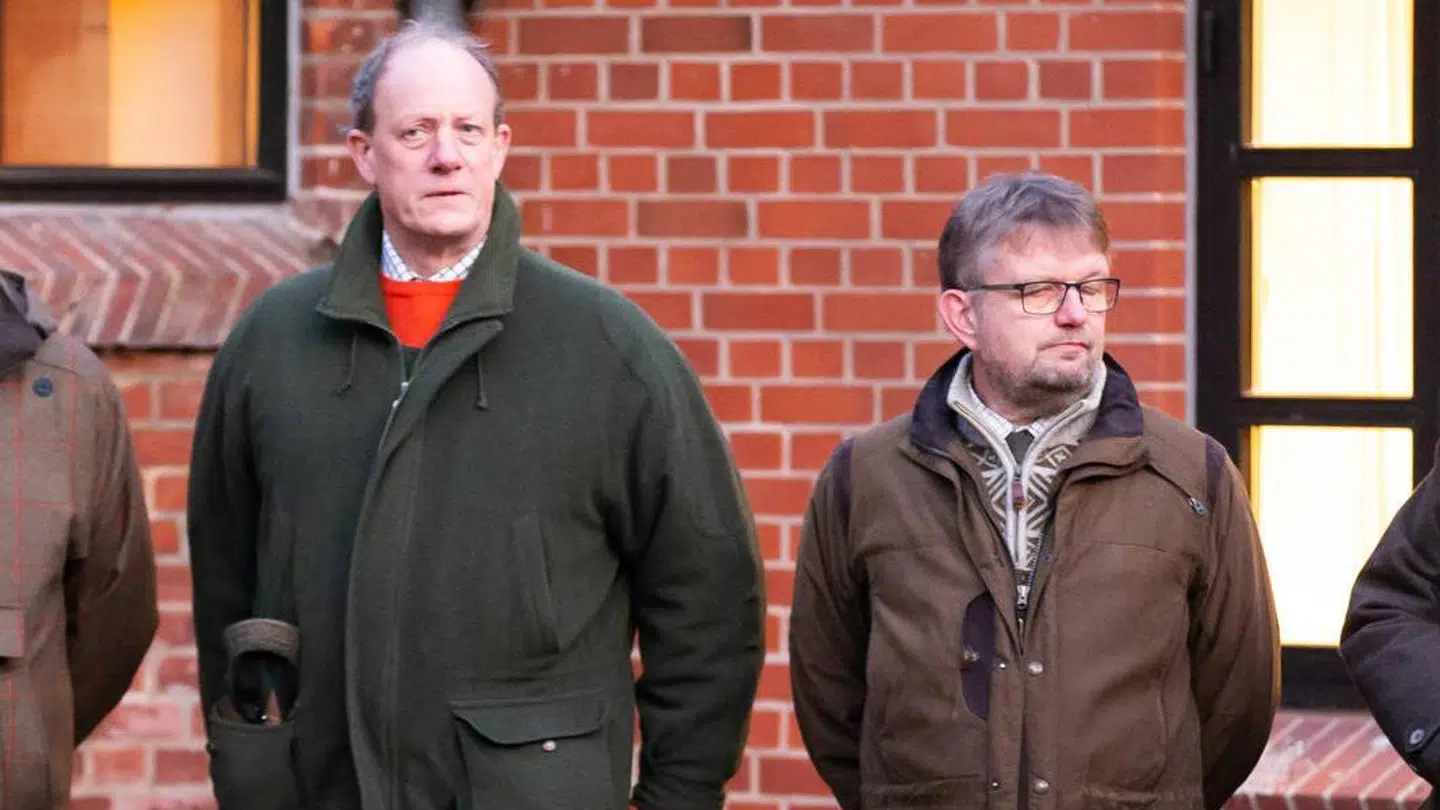 Peter A. Busck (tv.) ses her ved siden af Karsten Filsø (Formand for teknik og miljø i Holsterbro Kommune) ved jagten i Gludsted Plantage i 2019.
