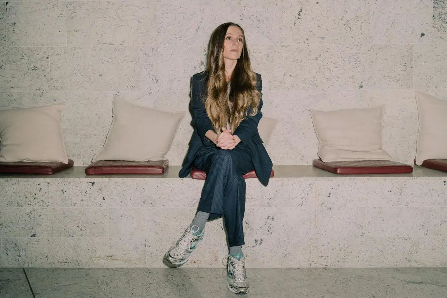 »I DR har vi kigget på kompetencer, erfaringer og leverede resultater i det ansøgerfelt, der var, og herefter vurderet hvem, der var bedst egnet til at løse opgaven. At kandidater i tidligere job har ment både det ene og det andet, hverken kan eller vil vi tillægge nogen form for betydning. Vi holder ikke med nogen,« skriver Henrik Bo Nielsen.