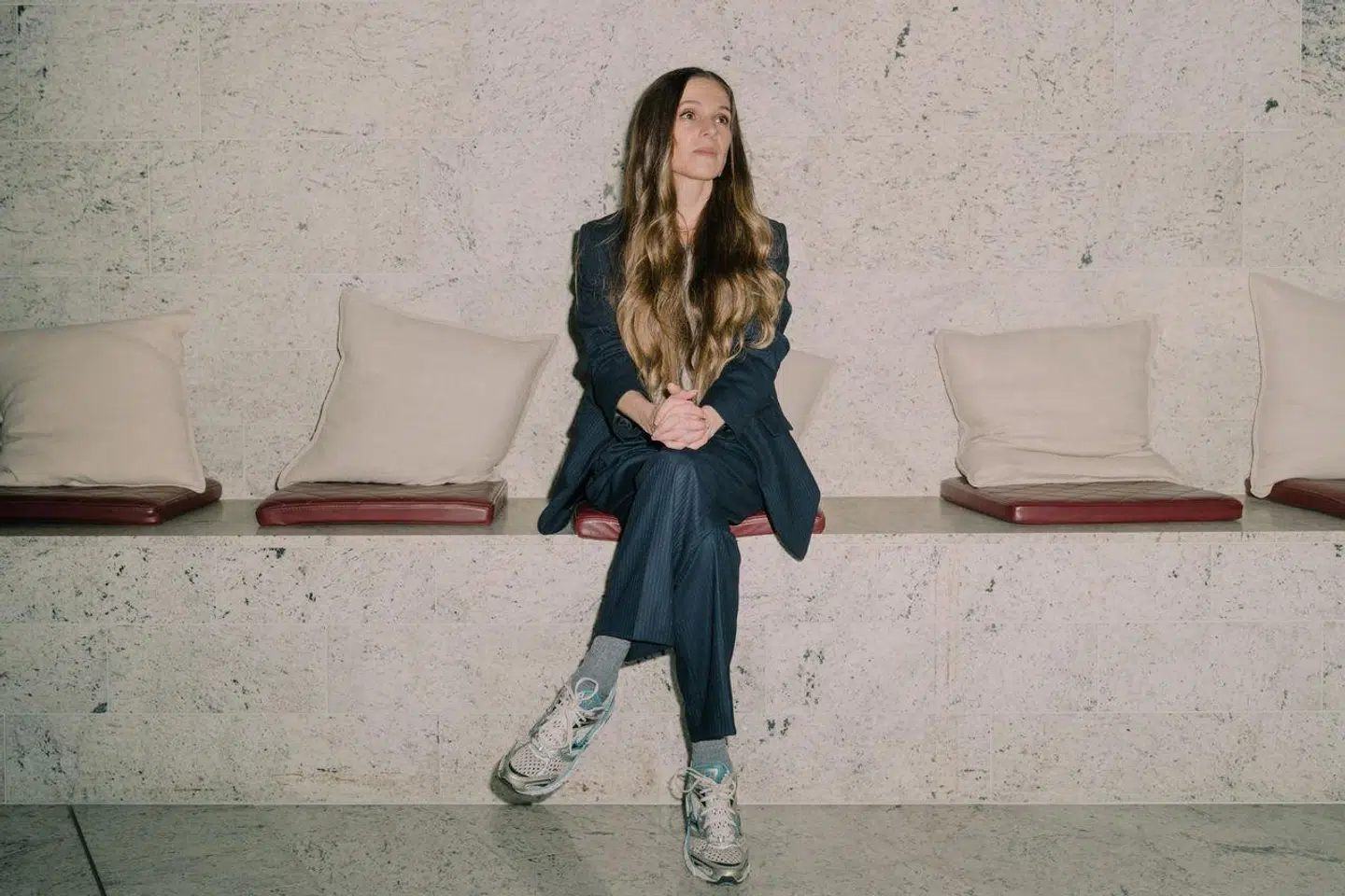 »I DR har vi kigget på kompetencer, erfaringer og leverede resultater i det ansøgerfelt, der var, og herefter vurderet hvem, der var bedst egnet til at løse opgaven. At kandidater i tidligere job har ment både det ene og det andet, hverken kan eller vil vi tillægge nogen form for betydning. Vi holder ikke med nogen,« skriver Henrik Bo Nielsen.