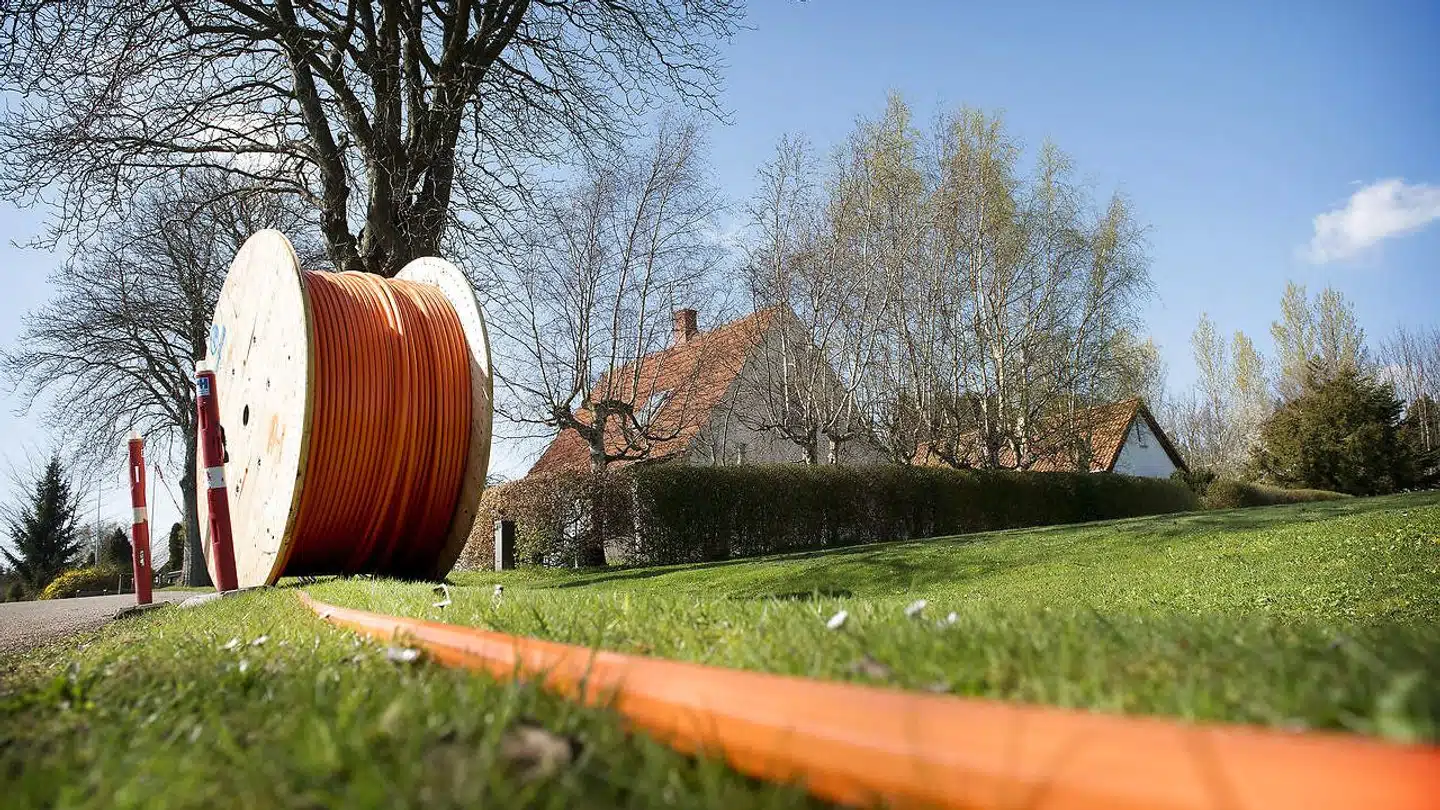 Energiselskaber landet over har gravet lysoptiske fiberkabler ned, som kan levere telefoni, TV og lynhurtige internetforbindelser. Arkivfoto: Nils Meilvang, Ritzau Scanpix