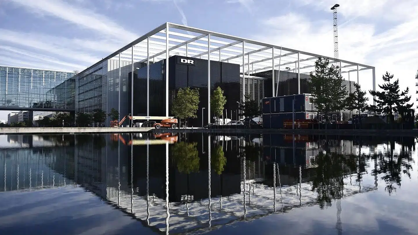 »DR er ikke perfekt. Vi kan og skal gøre en mængde ting meget bedre over de kommende år, også selvom det seneste medieforlig giver os langt færre midler at skyde med,« skriver Henrik Bo Nielsen.