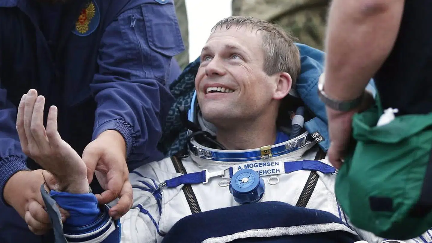 I den seneste tid er det ellers næsten faste smil forstummet fra Andreas Mogensens ansigt. Her er han netop landet i Kasakhstan 12. september 2015 efter sin vellykkede mission til rumstationen ISS. Først om ca. fire år kan han forvente en ny, kort mission – og Månen er udelukket.