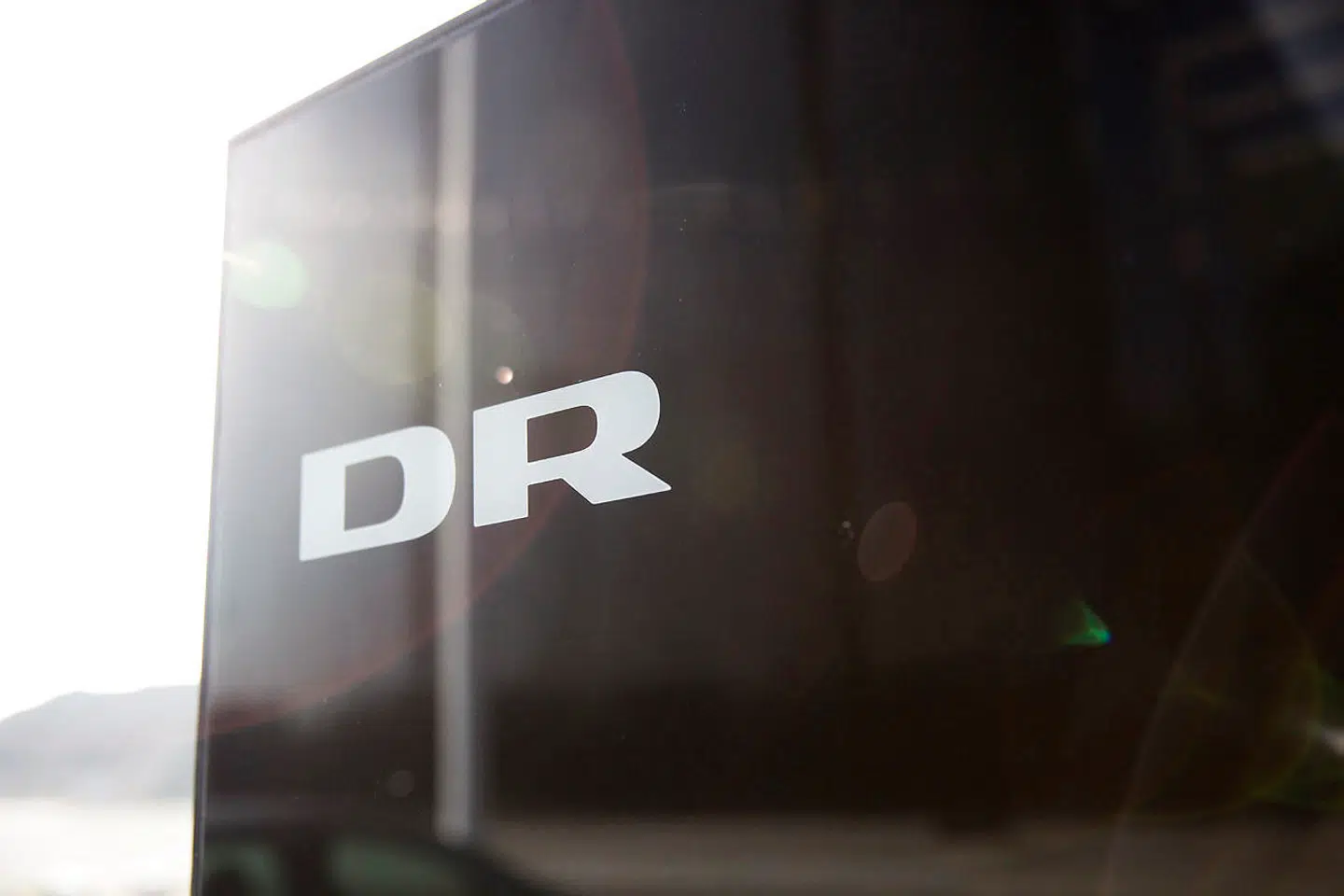 DR kan nu slippe for yderligere besparelser, hvis det står til regeringen.