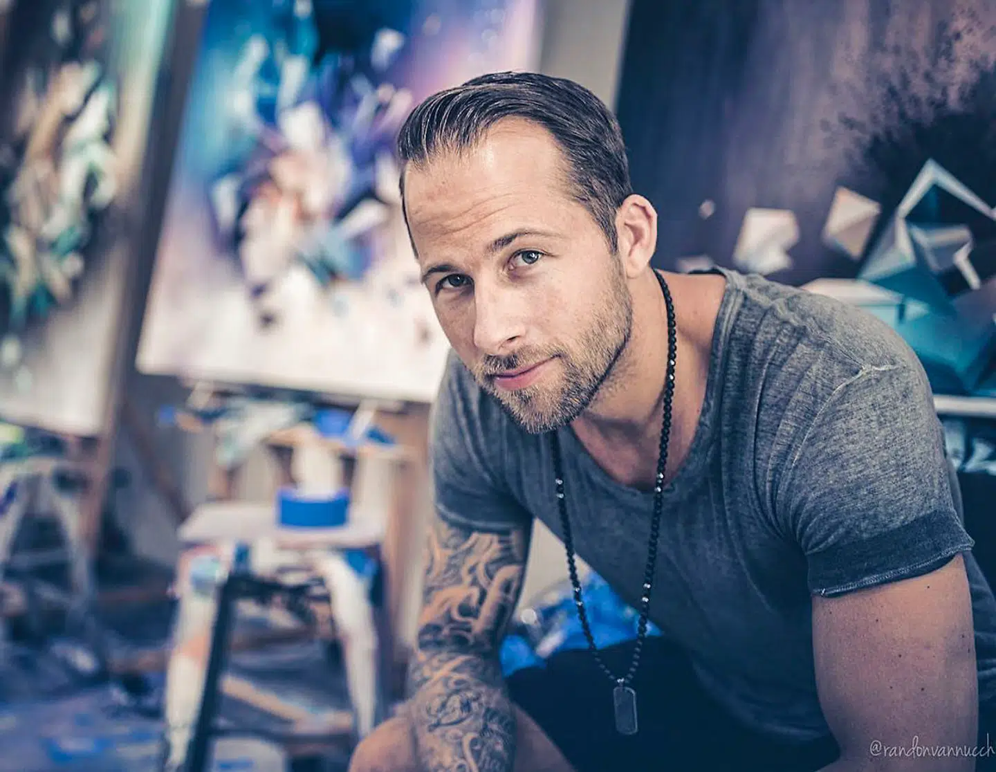 Mikael B. med det borgerlige navn Mikael Brandrup har boet i Los Angeles de seneste fem et halvt år.