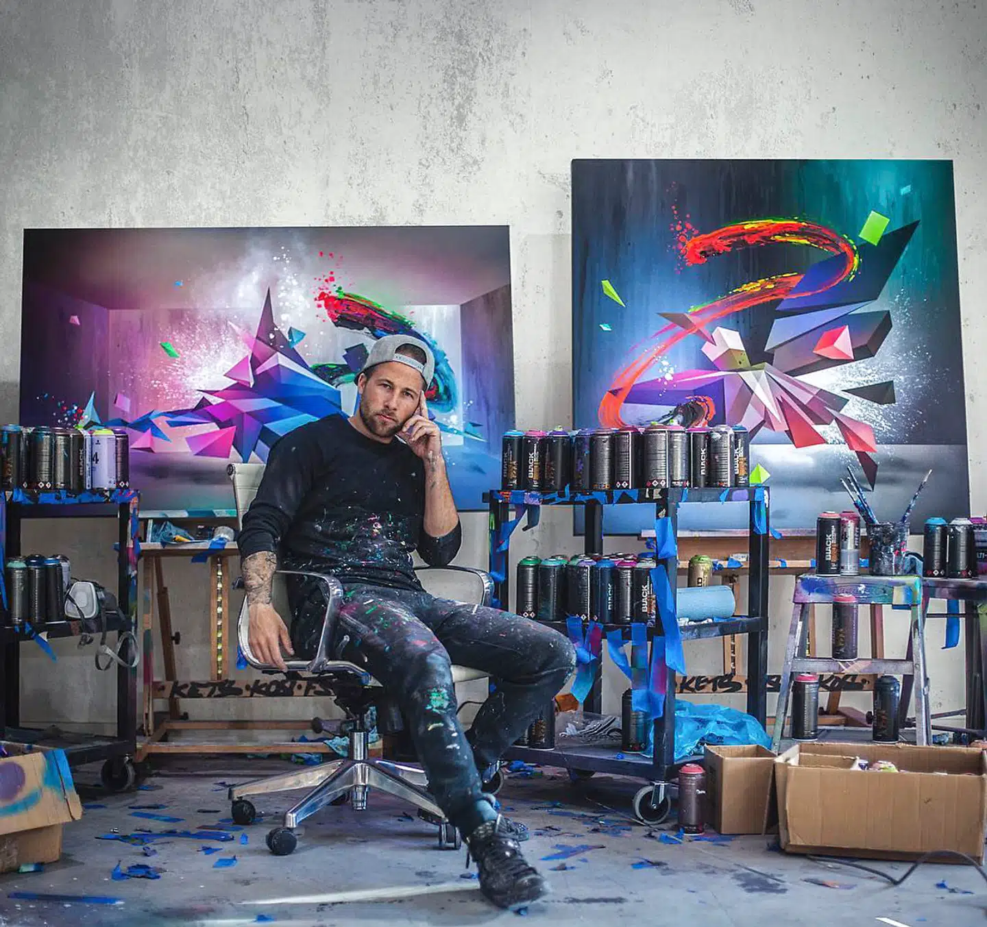 Grafittikunstneren Mikael B . i sit studio.