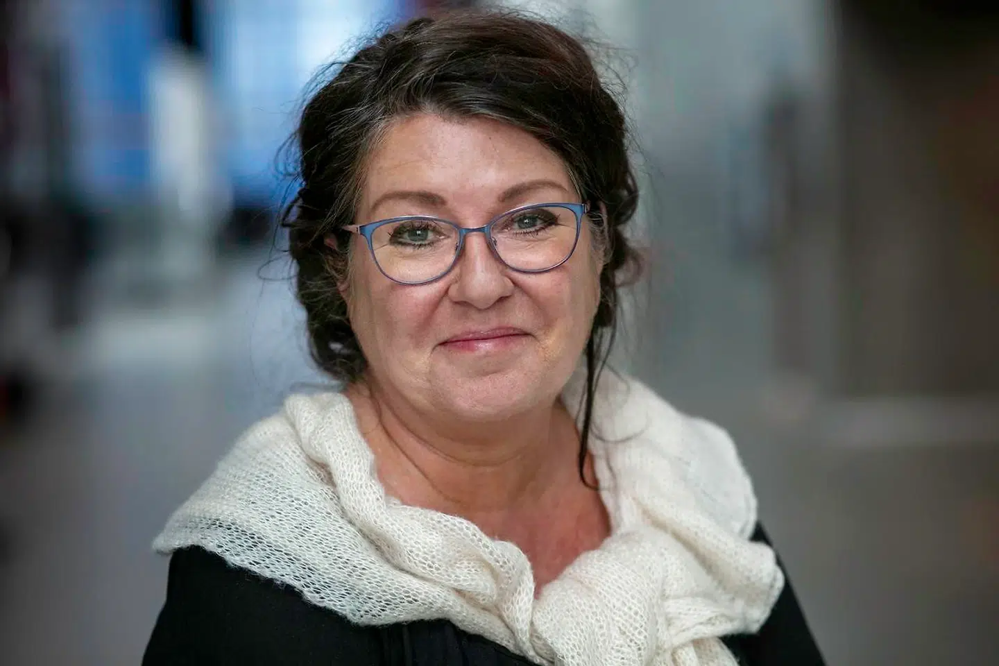 Anette Kokholm er nu tidligere radiochef på DR. Hun har tidligere været radiovært på P3 og tv-vært på »Go' Morgen Danmark« på TV 2.