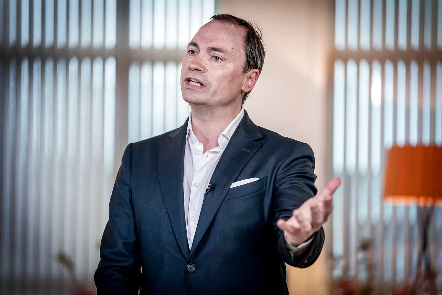 »Man tager ikke bare til København for at læse. Man tager til København, fordi man gerne vil til byen. Det gjorde jeg selv. Senere begyndte jeg så at læse,« siger Tommy Ahlers.