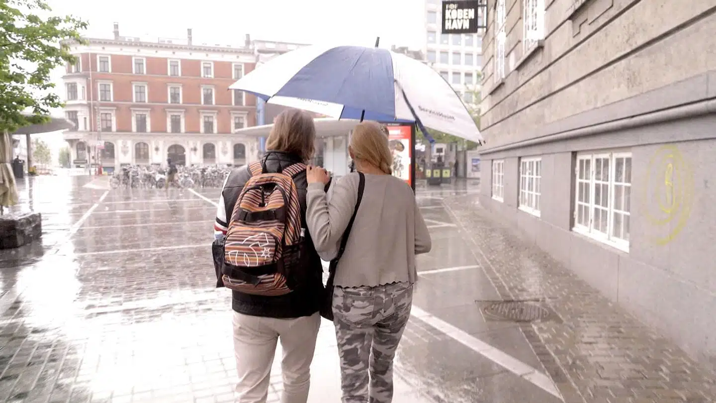 Steen og Mette, programmets ældste deltagere, går sødt ved siden af hinanden i sidste afsnit af »Gift ved første blik«. Men helt så sødt endte det nu ikke for boomerne.