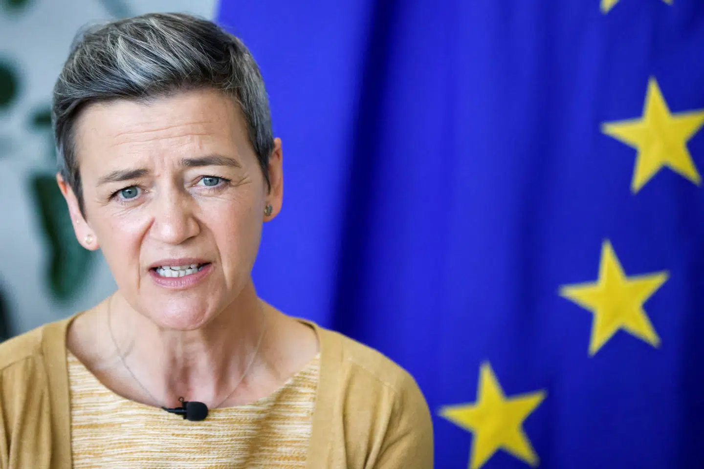 Margrethe Vestager var den storstrikkende superstjerne i EU. Nu er hun forbigået til endnu en toppost. Solveig Gram Jensen tegner et portræt af »Silicon Valleys værste fjende« i »Pilestræde«.