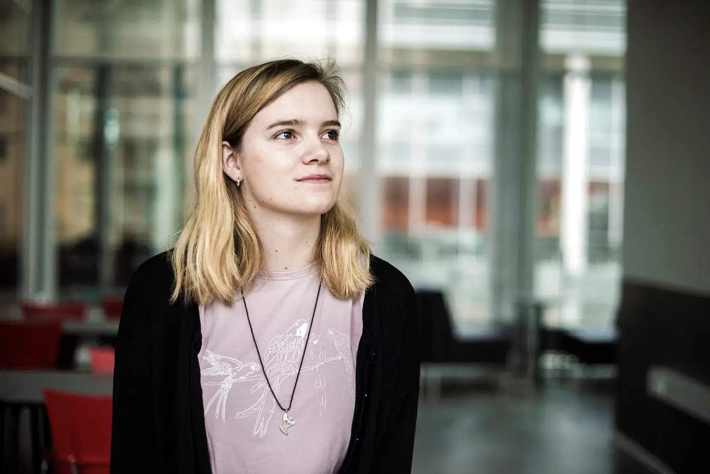 »Det jeg er blevet mest overrasket over, det er hvor kreativt softwareudvikling er. En opgave kan laves på tusind måder,« siger Ingrid Maria Christensen, softwarestuderende.