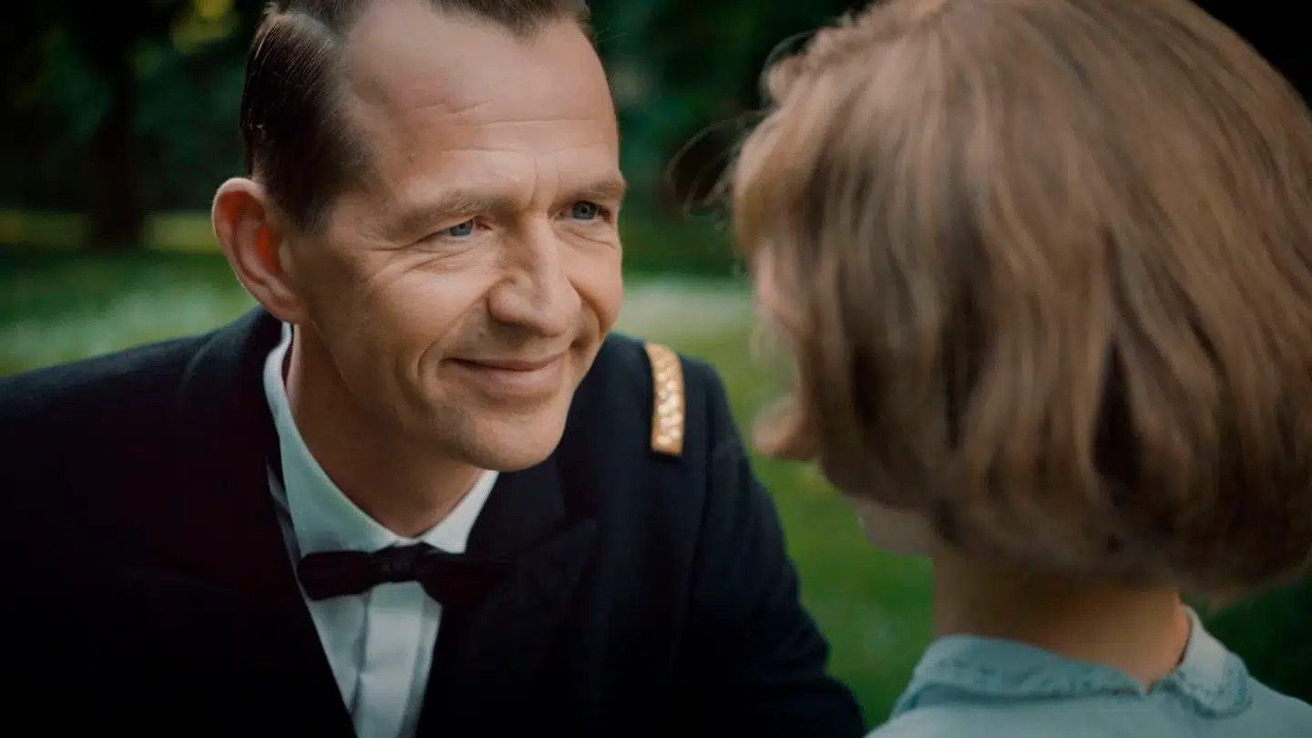 Kasper Leisner spiller den ældre Frederik IX i serien om den tidligere konge.