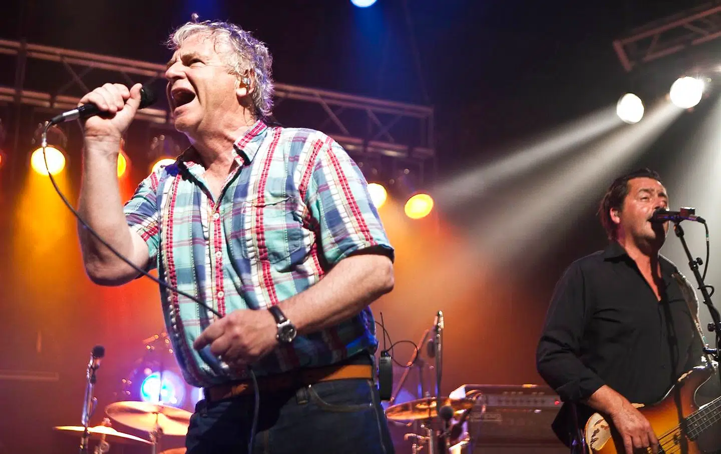 Shu-bi-dua med blandt andre forsanger Michael Bundesen brugte i stor stil humor og ironi i sangteksterne – ironi, der kan være svær at afkode nu, mener kritikere.