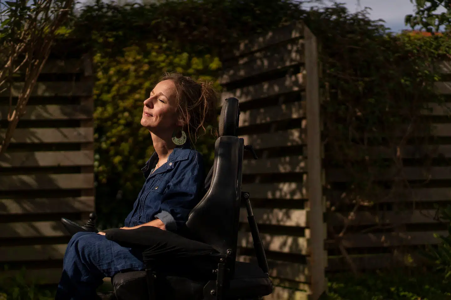 »Jeg vil helt sikkert hellere have aktiv livshjælp, end jeg vil have aktiv dødshjælp,« siger 40-årige Ditte Guldbrand Christensen, der kæmper for at aktiv dødshjælp ikke bliver lovligt i Danmark.