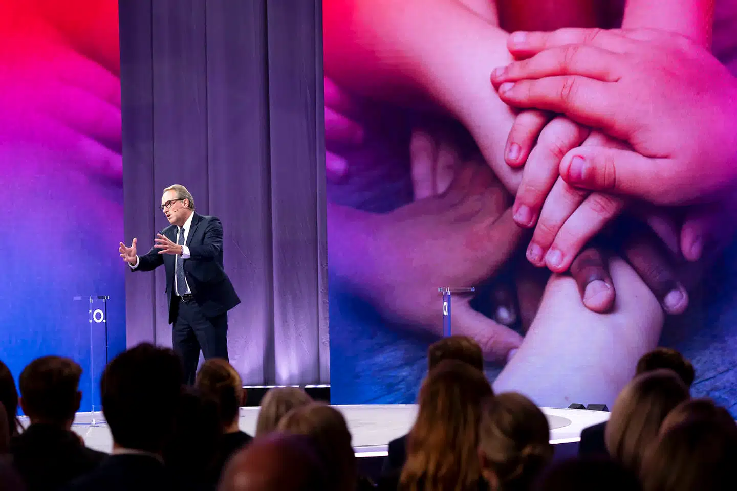Dansk Industris administrerende direktør, Lars Sandahl Sørensen, efterlyste på Industriens topmøde mere handling og mindre snak fra regeringen.