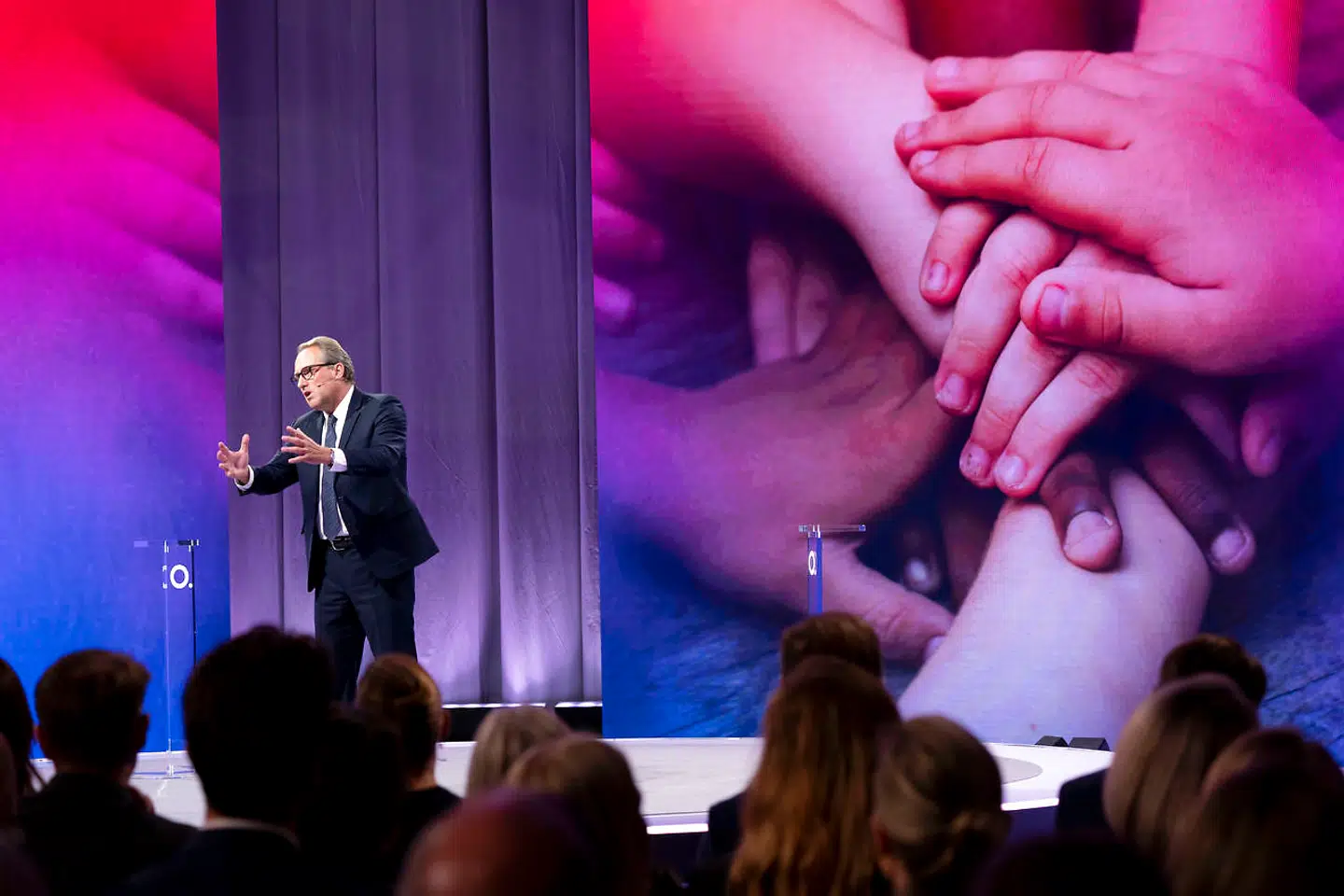 Dansk Industris administrerende direktør, Lars Sandahl Sørensen, efterlyste på Industriens topmøde mere handling og mindre snak fra regeringen.