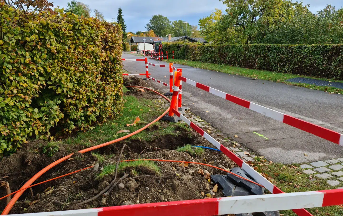 Den voldsomme satsning på at få gravet fiberkabler til lynhurtige internetforbindelser ned overalt i landet gør Danmark til europamester i digitalisering.
