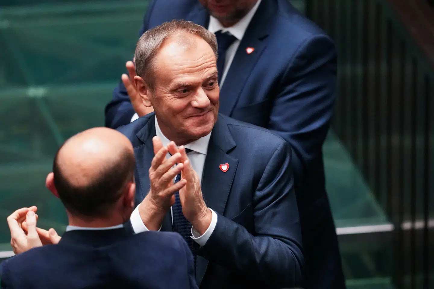 Ved en afstemning i Polens parlament tirsdag stemte 248 personer for Tusks regering, mens 201 stemte imod.