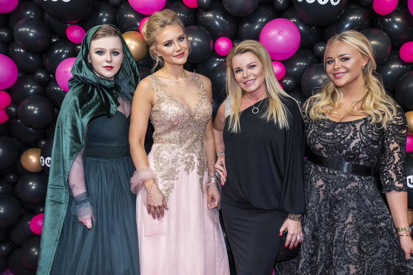 Elvira Pitzner (th.) og hendes familie er kendt fra tv. (Arkivfoto).