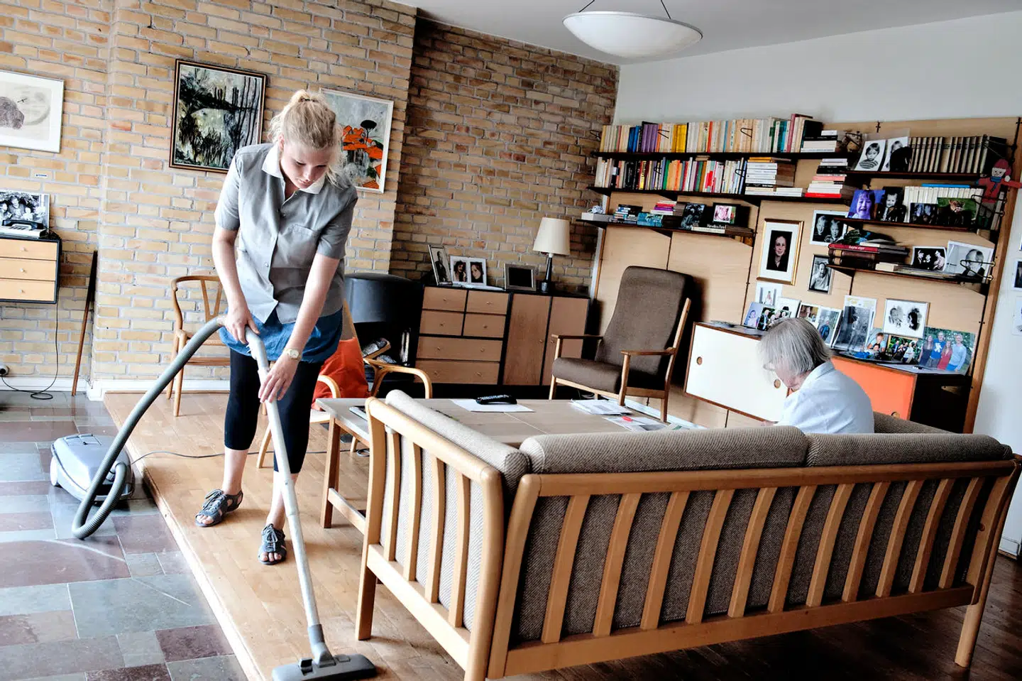 Foruden at hjælpe med at bekæmpe sort arbejde er forøgelsen af servicefradraget en vigtig saltvandsindsprøjtning til en stærkt presset servicebranche, mener Clara Rydahl Torp.- Modelfoto: Casper Christoffersen/Ritzau Scanpix