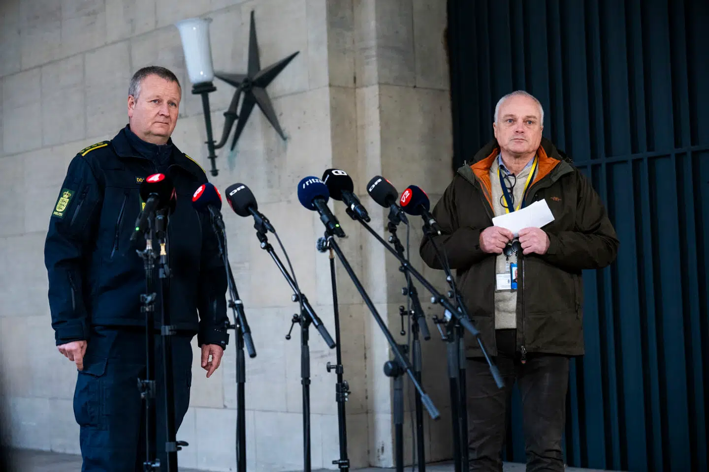 Chefpolitiinspektør og operativ chef i PET Flemming Drejer til højre og ledende politiinspektør og chef for beredskabet i Københavns Politi Peter Dahl holdt torsdag pressemøde ved Politigården i København om en aktion gennemført på baggrund af mistanke om forberedelse af et terrorangreb.