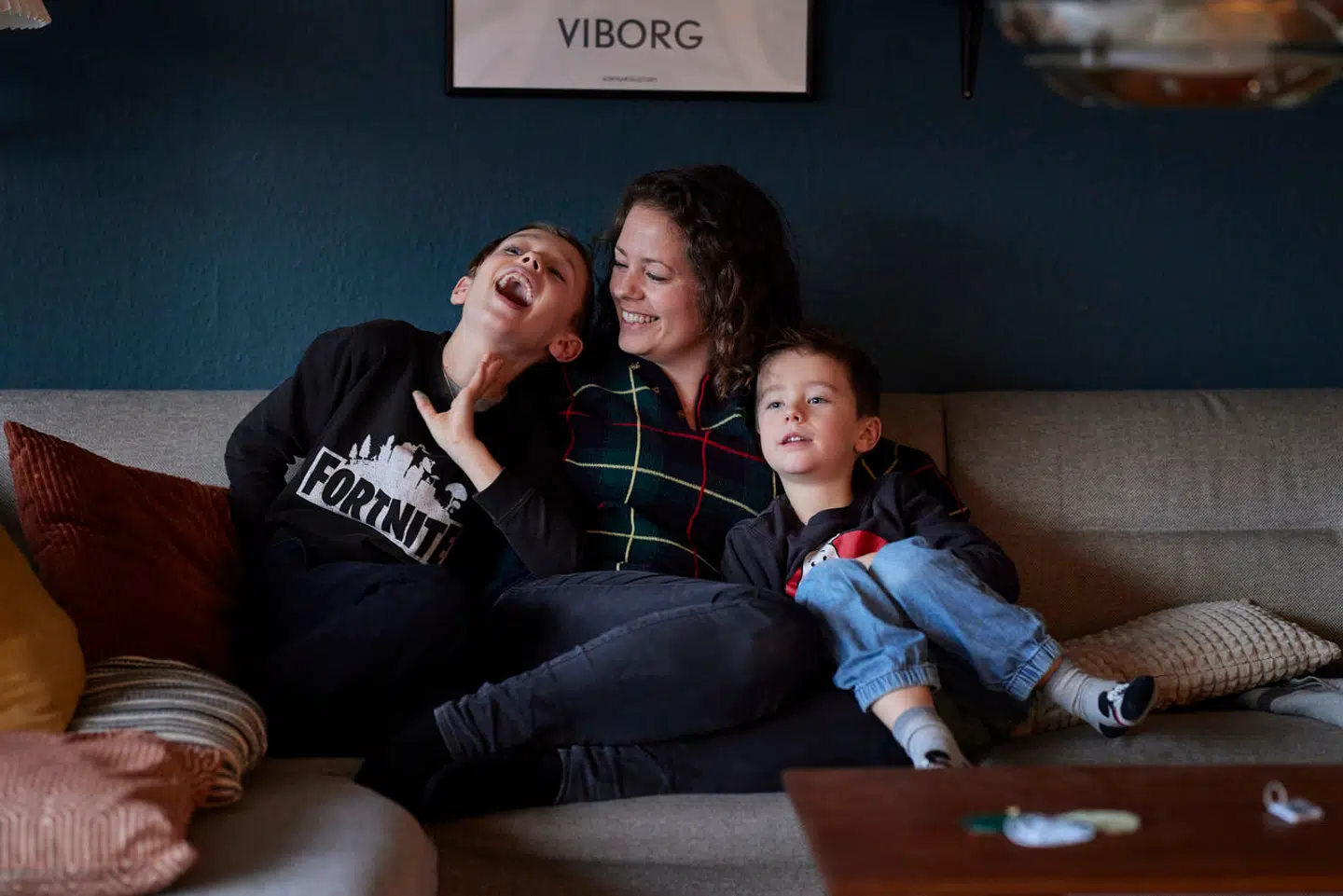 Karen Kildahl ved mere end de fleste om, hvad der er godt for børns søvn. Den viden bruger hun, når hun skal putte sine to sønner om aftenen.