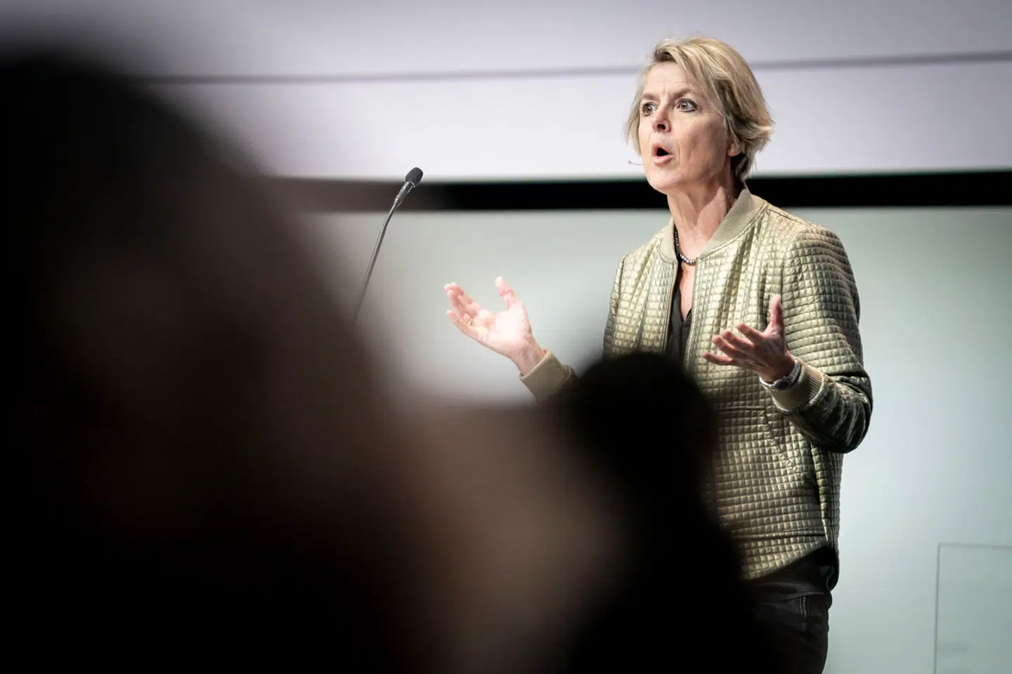 Lykke Friis kan blive den første kvindelige rektor på CBS. Der tales om hende i krogene.