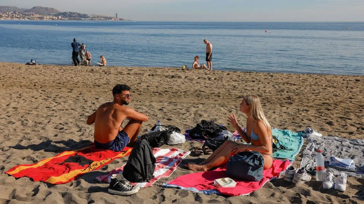 Dette er ikke arkivbilleder. De er taget 12. december 2023 på en strand i Malaga