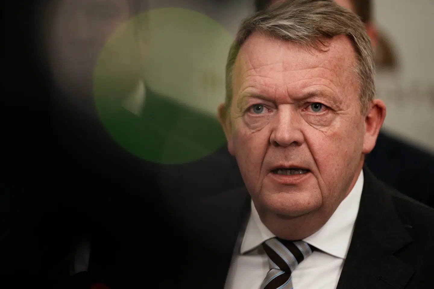 Udenrigsminister Lars Løkke Rasmussen (M) siger lørdag aften, at man fra dansk side er ved at undersøge, hvordan Danmark bedst kan bidrage til at forbedre den maritime sikkerhed i Det Røde Hav. (Arkivfoto).