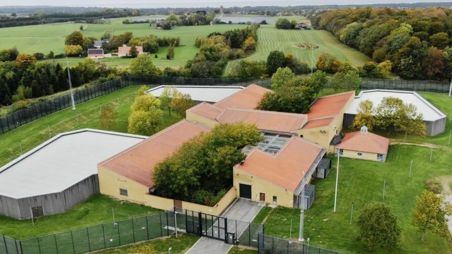 Det var i Nykøbing Fængsel, at sagen om voldtægt blev anmeldt i foråret 2023.