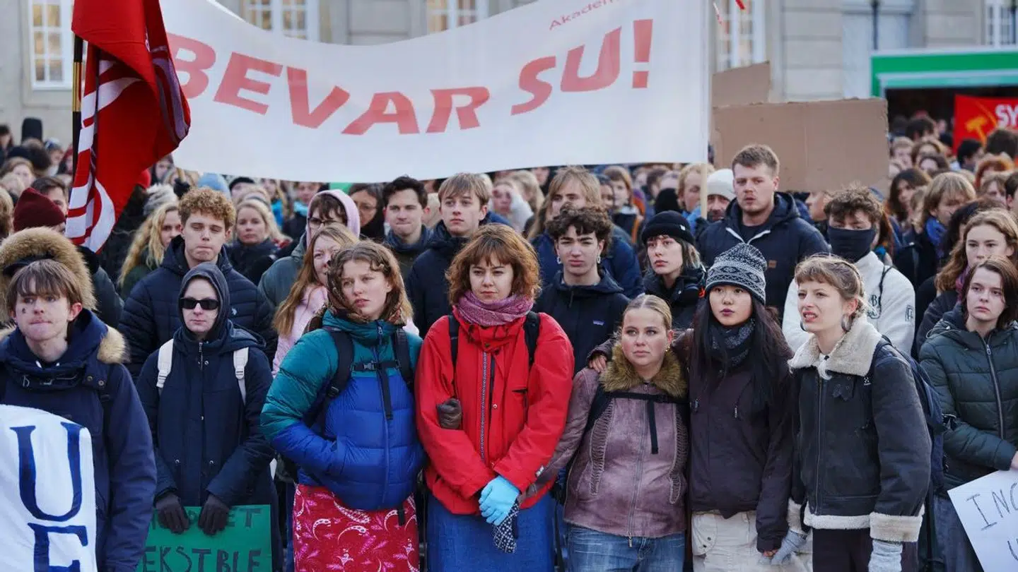 Demonstration mod SU-nedskæringer foran Christiansborg i København, tirsdag den 5. december 2023.