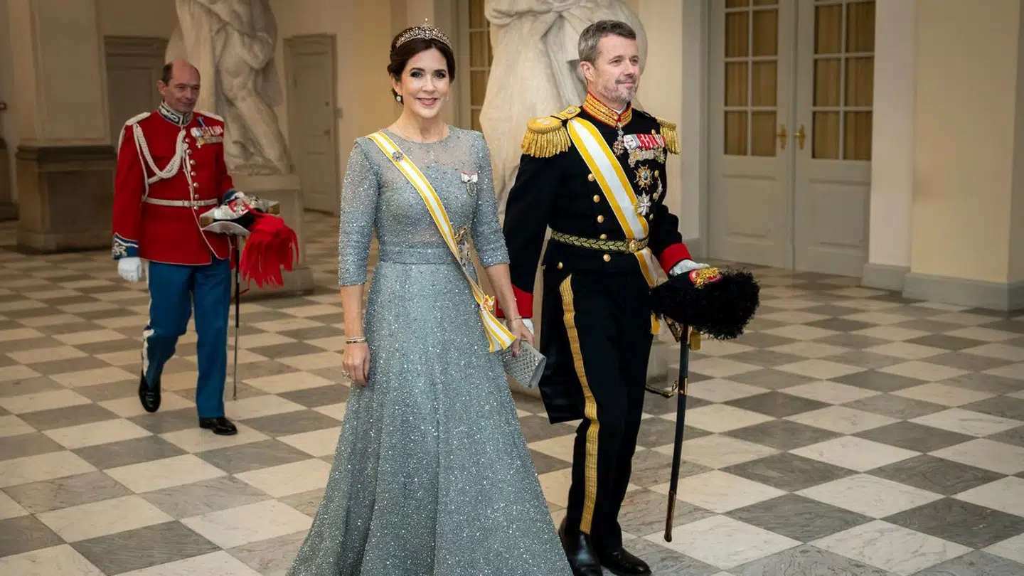 Kronprinsesse Mary og kronprins Frederik var lige populære i måling fra november.