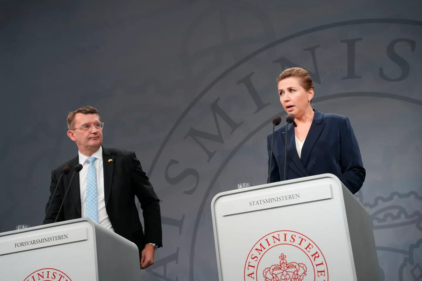 Statsminister Mette Frederiksen samt vicestatsminister og forsvarsminister Troels Lund Poulsen holder pressemøde om forsvarssamarbejdet med USA, i Spejlsalen i Statsministeriet i København, tirsdag den 19. december 2023.