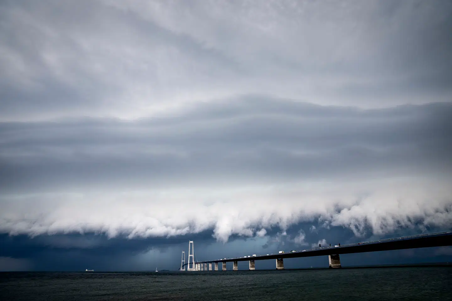 Vinden kommer til at blæse ind over landet fra nordvestlig retning, hvilket kan være afgørende for blandt andet diverse broer.