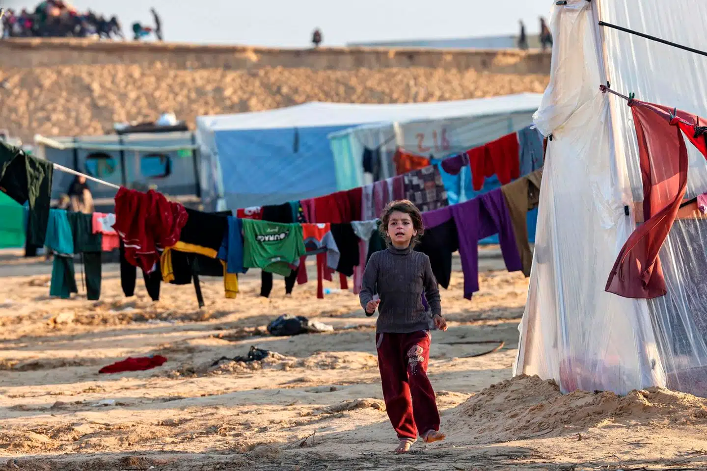 Med en humanitær og samfundsmæssig situation på randen af kollaps kunne situationen for de forældreløse børn i Gaza ikke være værre, skriver Peter Hermann Kamph.